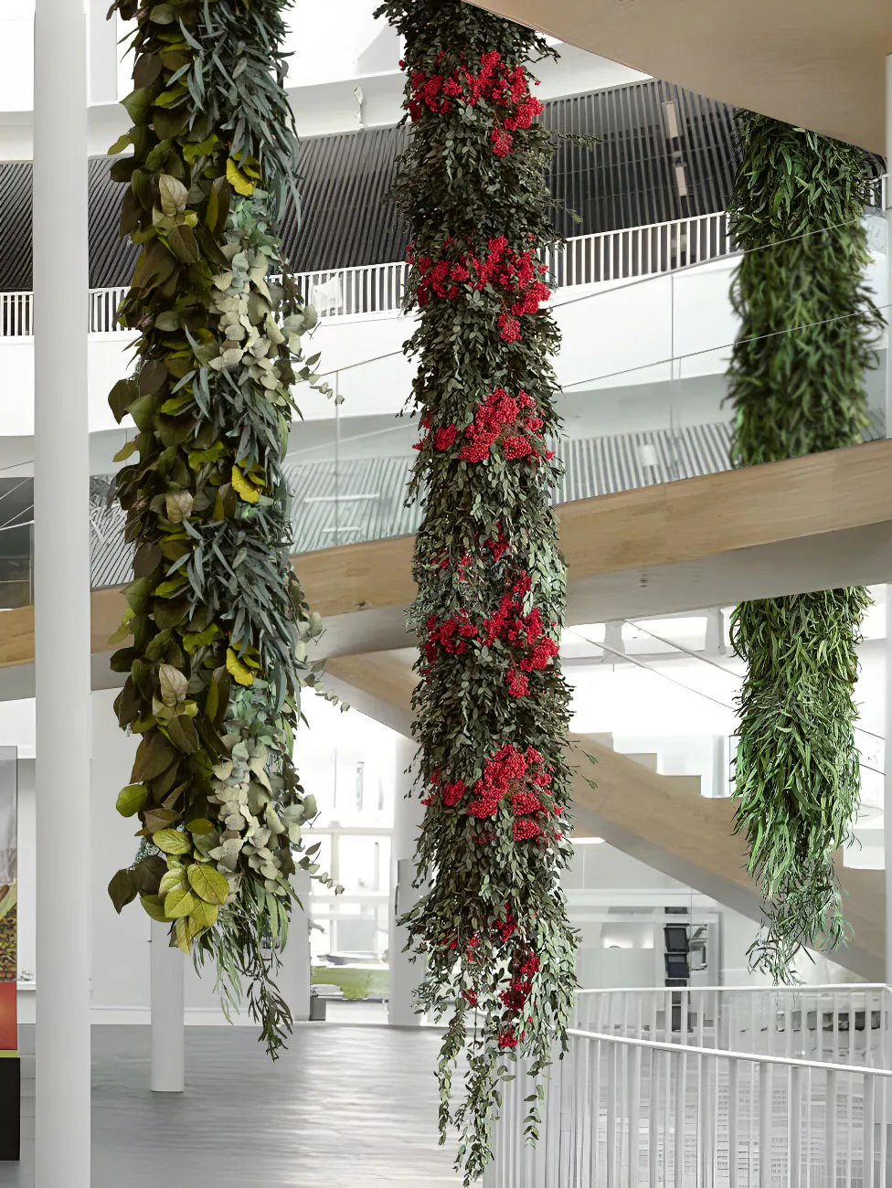 Hanging Garden Moderne Lobby Hängende Begrünung — Deckenbegrünung von MOOSMOOS